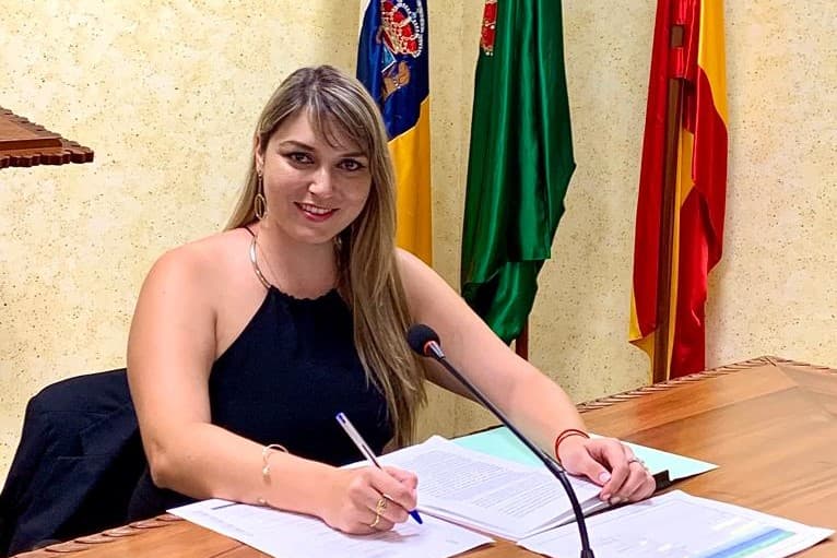 «El promotor de Dreamland tiene un solar urbanizable en Caleta de Fuste, que le invitamos a aprovechar»