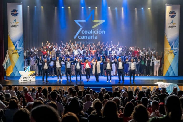 CC presenta a sus candidatos llenando el Palacio