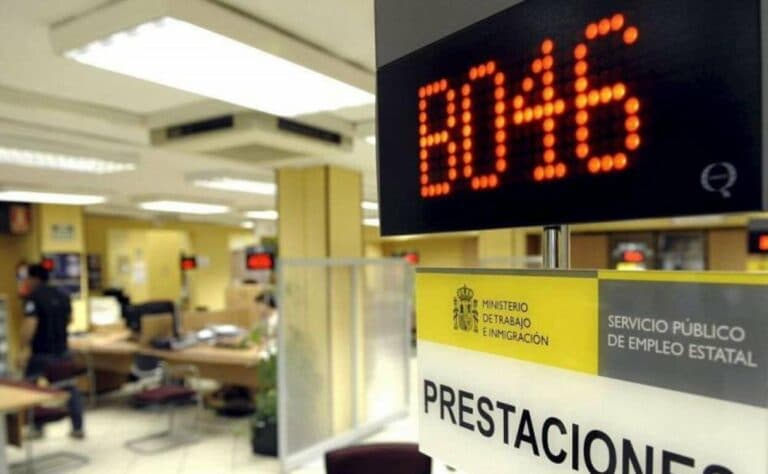Canarias registra su mejor cifra de desempleo desde 2007 con una nueva bajada en febrero
