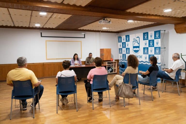 Tuineje y Asociación La Gavia trabajan para mejorar el comercio en el municipio