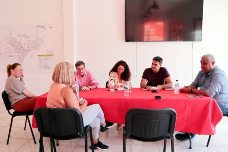 El PSOE de Puerto del Rosario se reúne con la presidenta de FIMAPA
