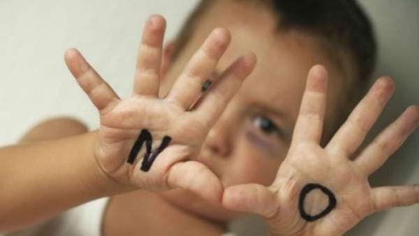 Hasta cuatro casos de maltrato infantil afloran al mes en Canarias a través del pediatra