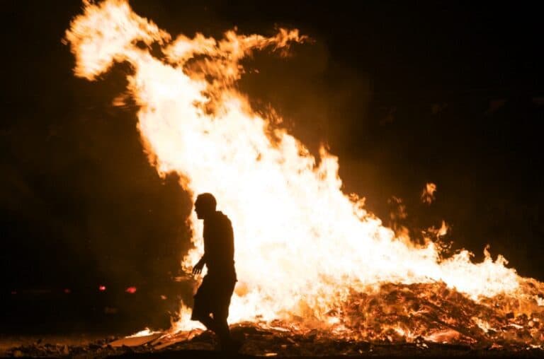 Antigua recuerda solicitar las Hogueras de San Juan y San Pedro
