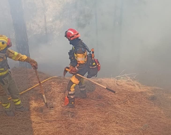 El incendio de La Palma se encuentra ya a «muy pocos metros de morir»