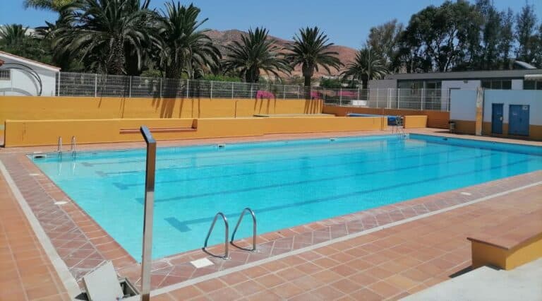 Pájara reabre la piscina municipal