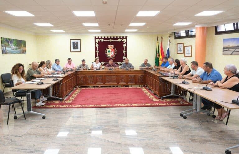 Cabildo y Ayuntamiento de Antigua se comprometen a trabajar en proyectos clave para el municipio