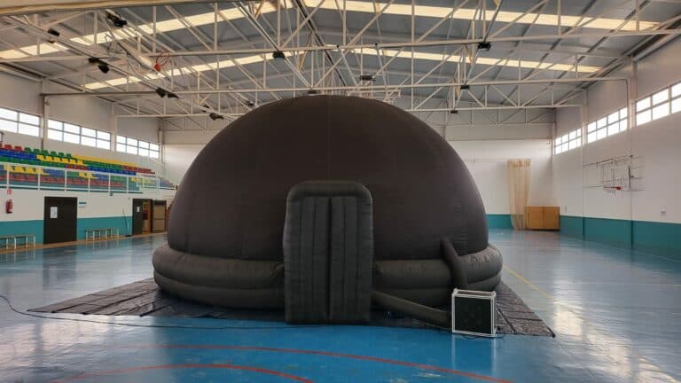 De la tierra al universo: Una aventura astronómica inmersiva en Puerto del Rosario