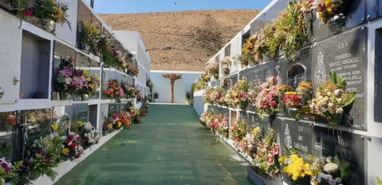 Pájara acondiciona los cementerios para la conmemoración del Día de Todos los Santos