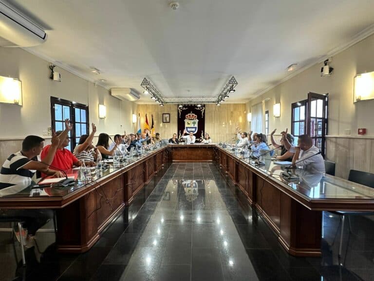 La Oliva garantiza el cuidado de las zonas verdes durante los próximos cuatro años