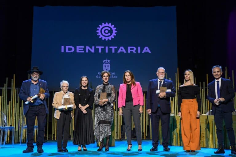 Distinciones Identitaria premia a la Asociación Cultural Raíz del Pueblo por su defensa del patrimonio majorero