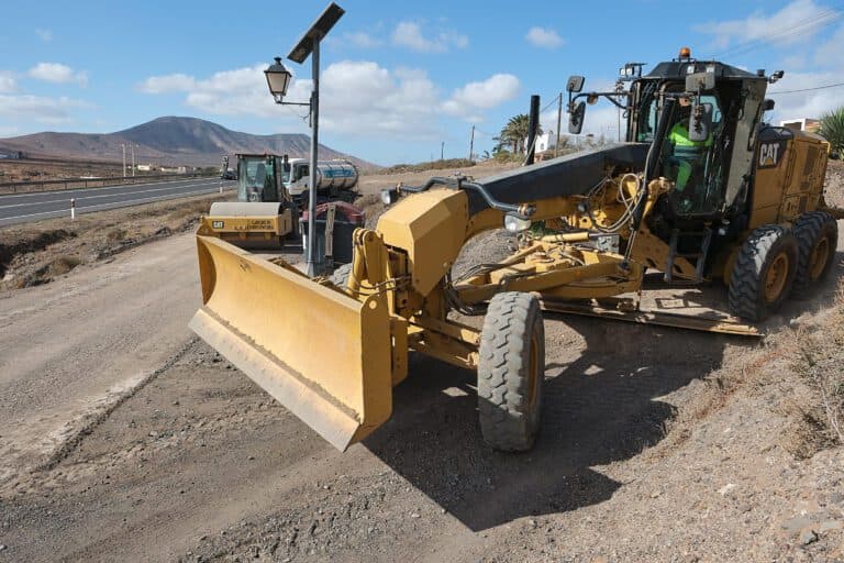 En marcha obras de carreteras y entornos de Tuineje y Puerto del Rosario