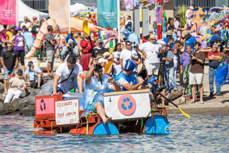 Más de 8.000 personas asisten a la XXV Regata de Achipencos de la capital majorera