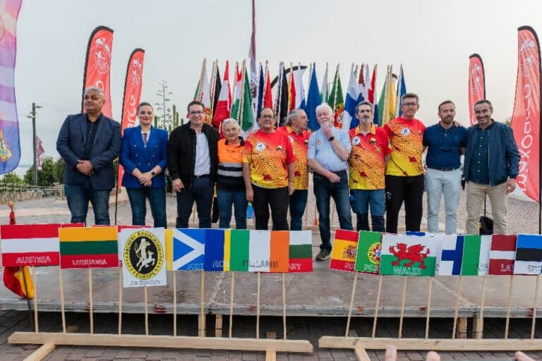 250 arqueros desfilan en Fuerteventura para inaugurar el  Campeonato Europeo de Tiro con Arco Indoor