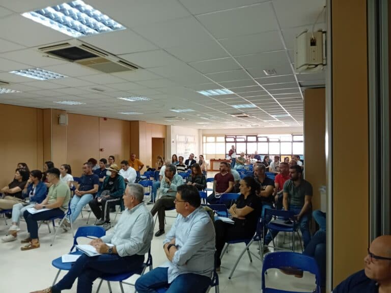 AM-CC aborda con éxito el Decreto Ley de Vivienda en una asamblea insular