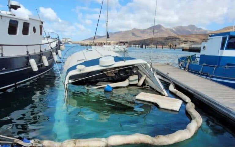 Guardia Civil Detiene a un Hombre por el Hundimiento de un Yate en Fuerteventura
