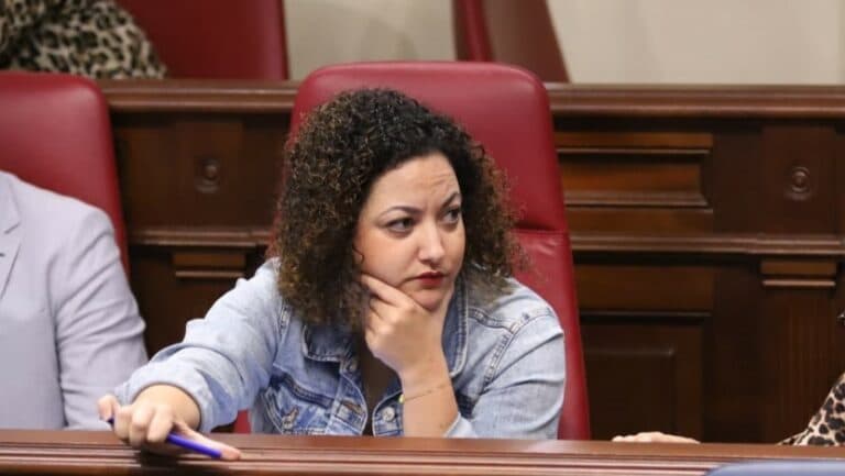 Jana González: “la bonificación de combustible no puede convertirse en una lucha de privilegios entre islas, sino de dar igualdad de oportunidades a las personas que vivimos en Canarias”