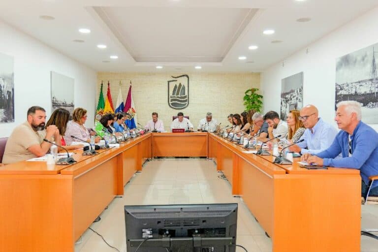 Puerto del Rosario actualiza tres ordenanzas fiscales aprobadas hace 26 años y aún en pesetas