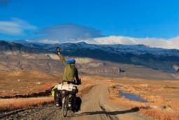 Álvaro Neil: «Si somos tan únicos, ¿por qué hacemos todos lo mismo?