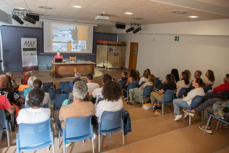 Un encuentro con los podomorfos para celebrar el Solsticio