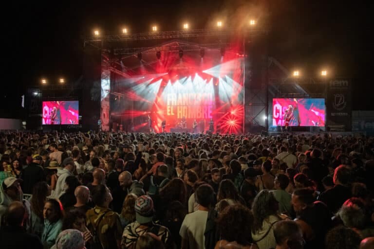 La primera noche del FEM 2024 convence a cerca de siete mil de personas