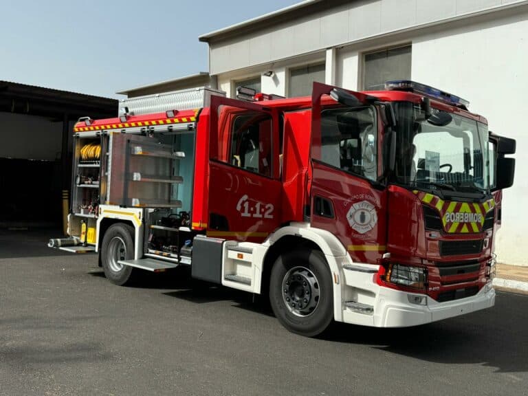 El Ayuntamiento de Pájara presenta uno de los camiones de bomberos más modernos y avanzados de Fuerteventura.