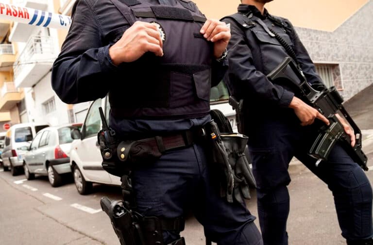 Fuerteventura Recibe a 2 Nuevos Agentes de la Policía Nacional en Prácticas