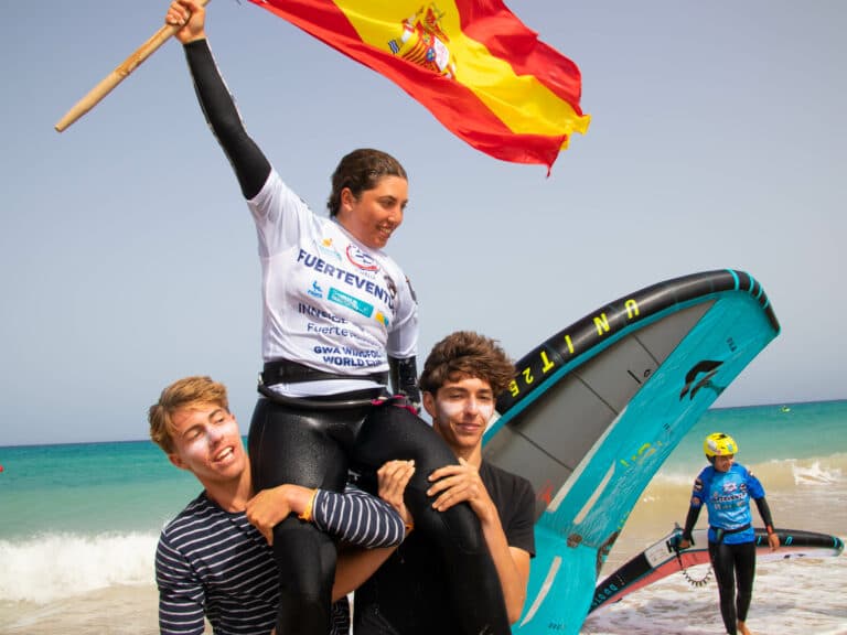 Victoria para Nia Suardiaz y Christopher Macdonald, logrando proclamarse campeones del mundo de Freestyle en Fuerteventura