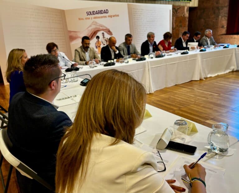 Fuerteventura se adhiere al acuerdo de reforma de la Ley de Extranjería para el reparto solidario de menores