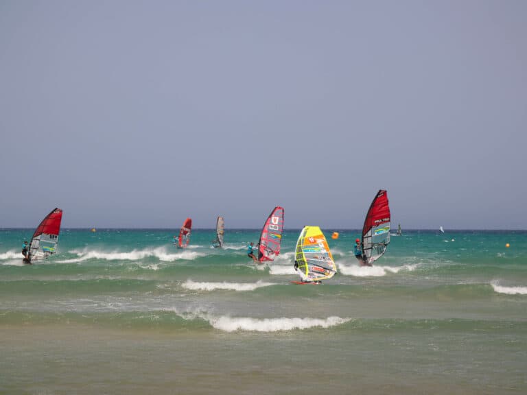 Pierre Mortefon y Sarah Quita Offringa capitanean el Slalom X en Fuerteventura