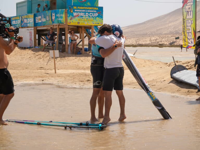 Fuerteventura corona a los dos Campeones del Mundo de Slalom X: Sarah-Quita Offringa y Pierre Mortefon