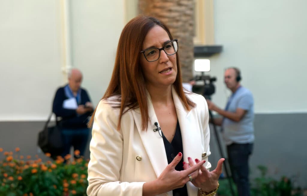 Natalia Santana (NC): «La bonificación del combustible para Fuerteventura es una tomadura de pelo»