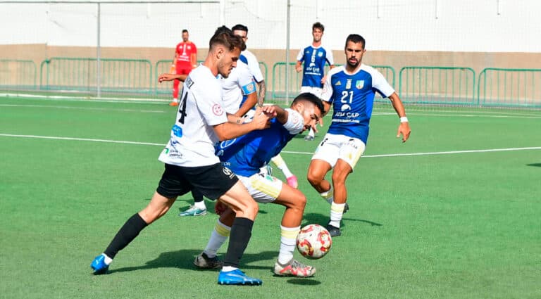 Peraza salva un punto para el Herbania en el tiempo añadido ante el San Fernando (1-1)