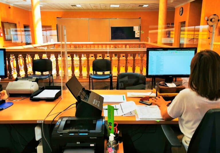 Antigua convoca una plaza pública de Técnico de Administración General