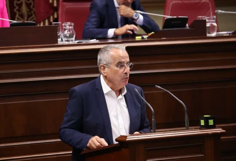 Mario Cabrera apoya la PPL para incluir las camas elevables en los alojamientos turísticos de Canarias