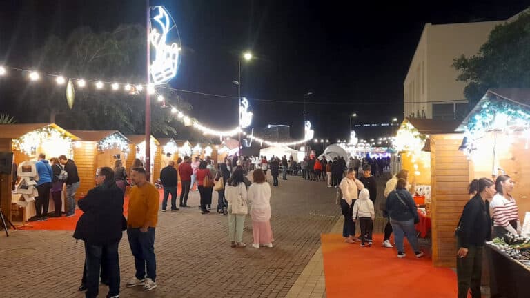 Mercado Navideño de Puerto del Rosario: un epicentro de magia festiva hasta el 6 de enero