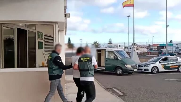 Ingreso en prisión de uno de los acusados por el asesinato en Corralejo