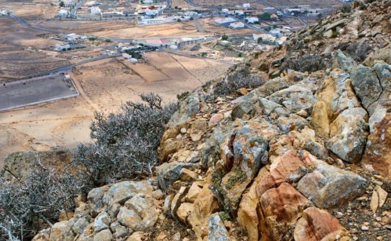 Localizados los infractores que ascendieron a la Montaña de Tindaya sin autorización para grabarlo en redes
