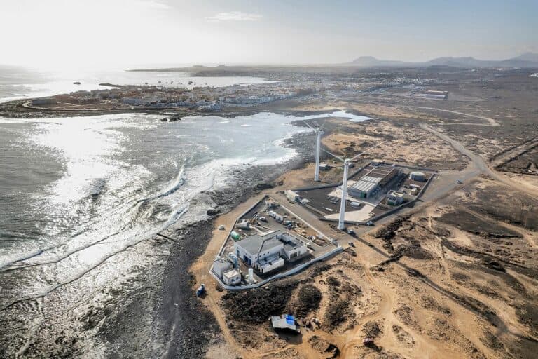 El Cabildo entrega al CAAF las obras de ampliación y mejora de la planta desaladora de Corralejo