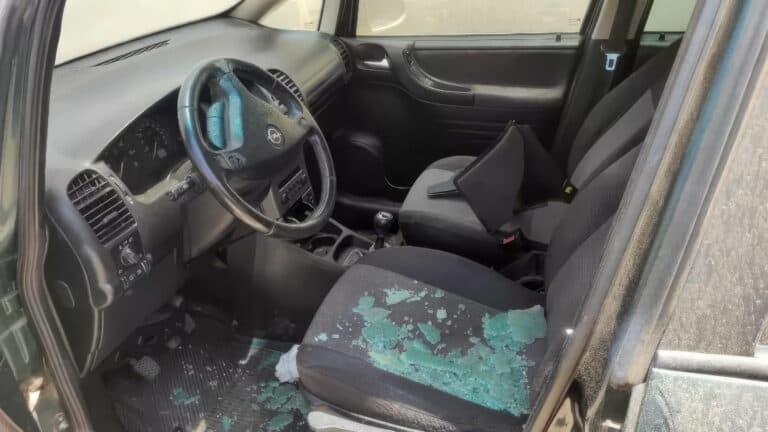 La Guardia Civil detiene a dos reincidentes por 21 robos en vehículos en Fuerteventura