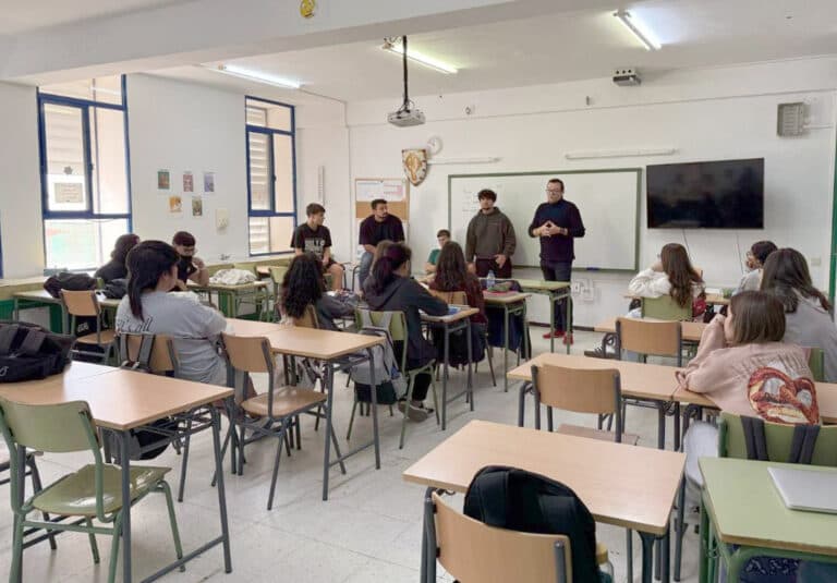 Eduardo Blasco inspira a los jóvenes de Fuerteventura a adoptar hábitos saludables