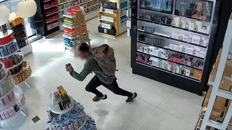 Detenido en Corralejo a un hombre por un robo con intimidación y 17 hurtos en comercios
