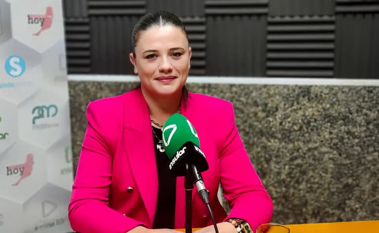 Nuria Cabrera: “El Cabildo de Fuerteventura no tiene ninguna deuda ni está en bancarrota”