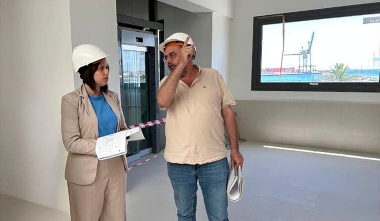 Casi un millón de euros para transformar el Mercado Municipal en un espacio moderno con 14 puestos y vistas al mar