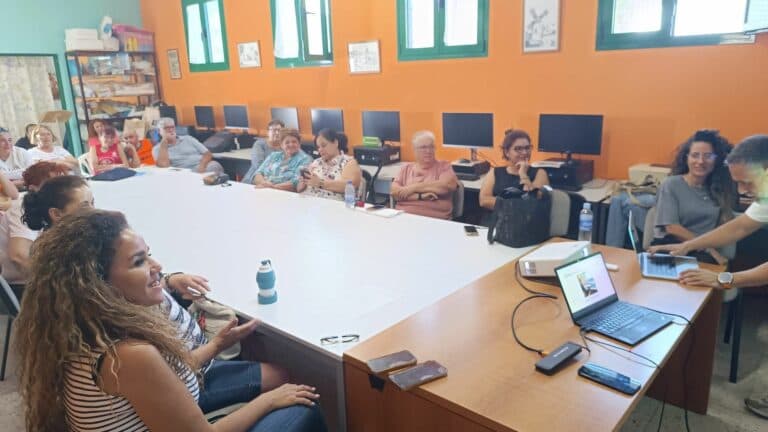 El Cabildo inicia con éxito las charlas sobre control parental y uso seguro de la tecnología