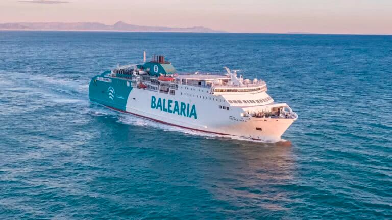 Armas Trasmediterránea acuerda la venta de sus operaciones a Baleària