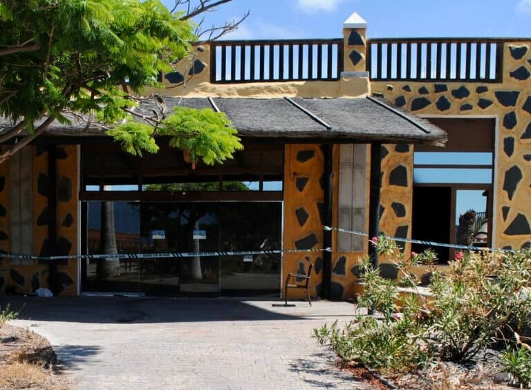 Detenido un hombre por provocar un incendio en un hotel abandonado que dejó tres heridos graves