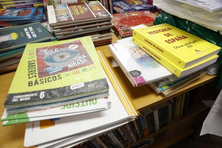 Familias canarias recurren a la reutilización y la segunda mano para afrontar la vuelta al cole