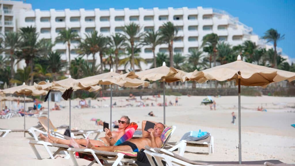 El 26% de los turistas británicos ha viajado a Canarias más de diez veces