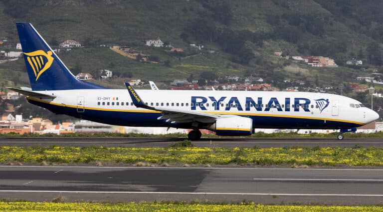 Ryanair cancela todos sus vuelos en Tenerife Norte y recorta 400.000 plazas en Canarias