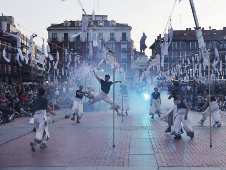 La compañía Visitants llevará su ‘Mascletà poética’ a la Feria del Libro de Fuerteventura